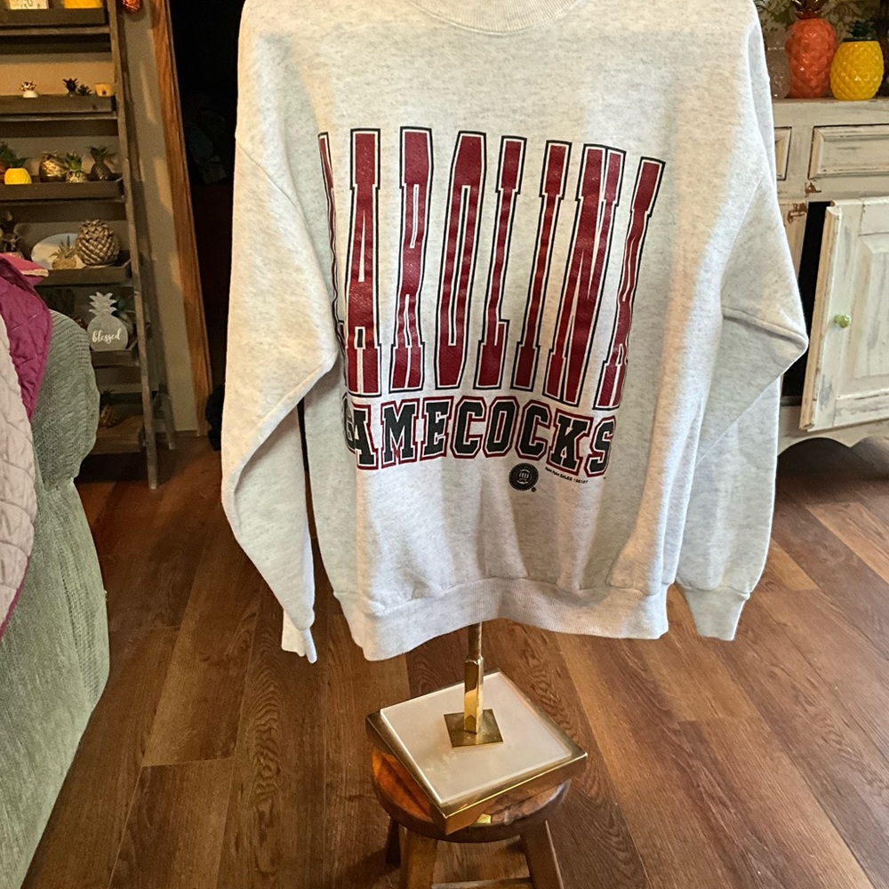 Lee Gray Sweatshirt with Red and Black Graphics - Picture 5 of 6